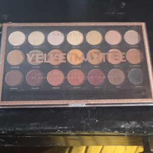 Profusion Cosmetics Velvet Matte Eyeshadow Palette - Rich Browns and Warm Reds